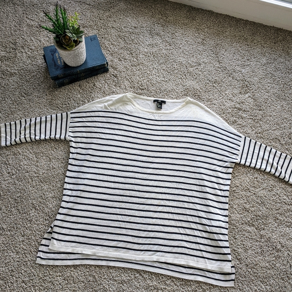 H&M White and Black Striped Lightweight Sweater